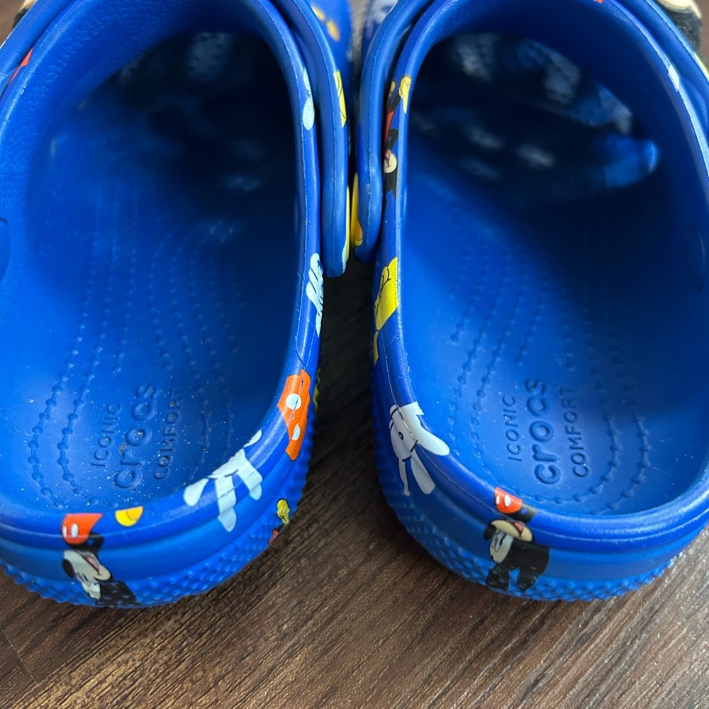 CROCS Kids Blue Mickey Mouse Sandals - Picture 3 of 6
